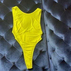 SHEIN exclusive backless neon bodysuit